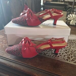 Sparky slingback shoes with buckle closure and closed in toe